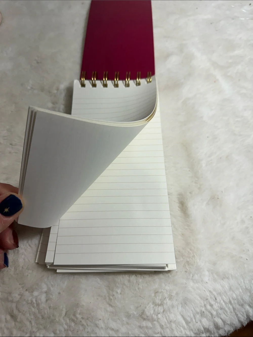 Bookcase decor note pad